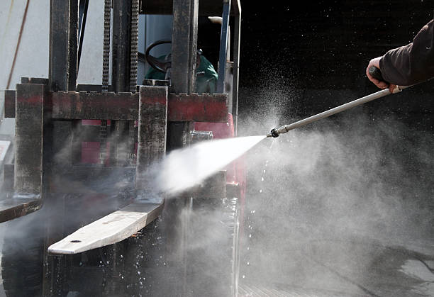 Best Roof Power Washing Services  in Tullytown, PA